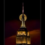 Steven Labkoff Scores a Perfect 27 for his Image “Timing is Everything” in November’s Competition